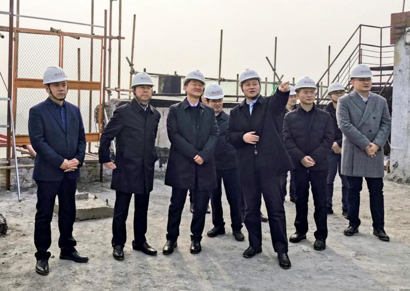 �ζ����������ʶӸ���ɽ�е���