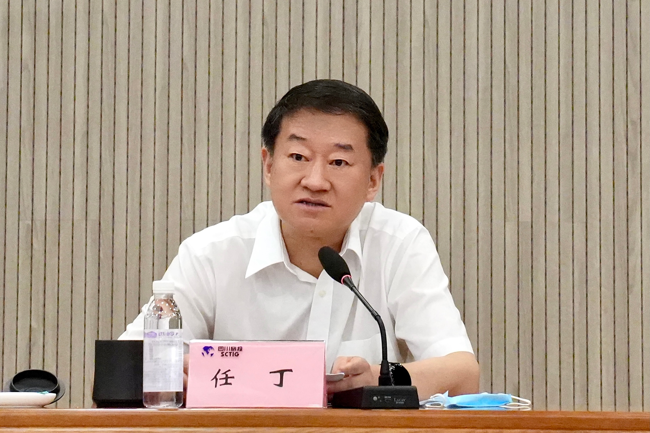 51faf00f-802b-479f-bb63-bbbe7451e99f 51faf00f-802b-479f-bb63-bbbe7451e99f