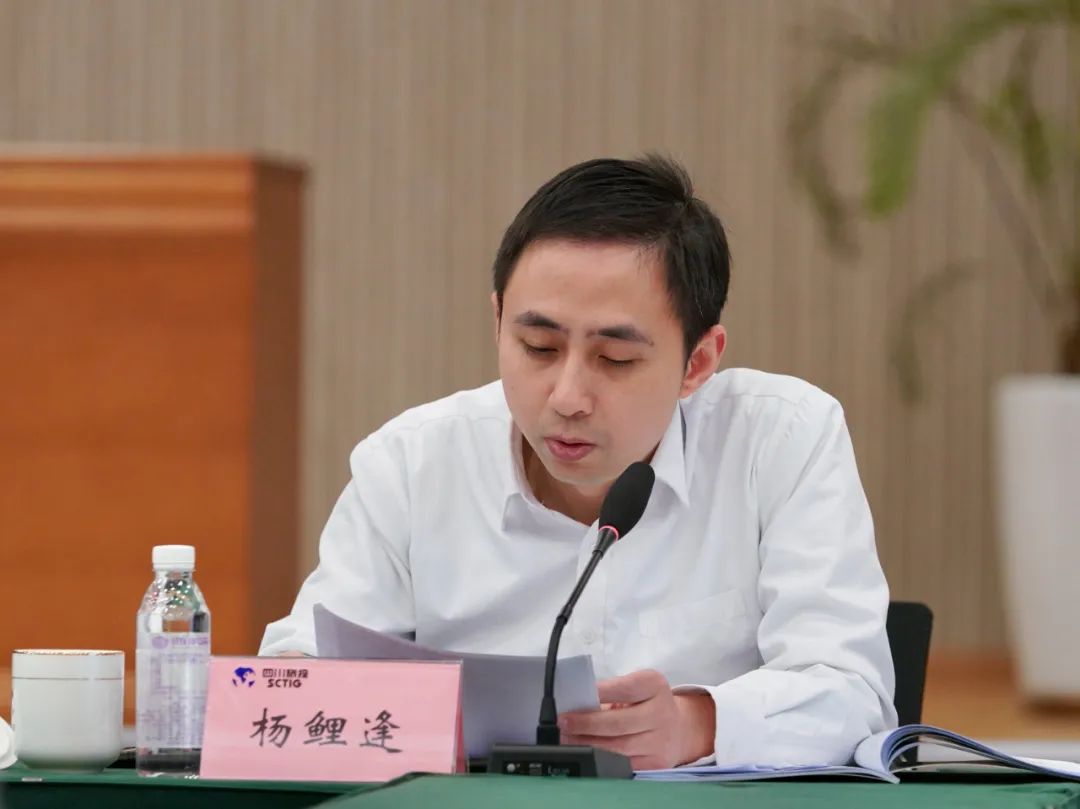 8ae8ec0f-4930-478c-8308-1b2334dc881a