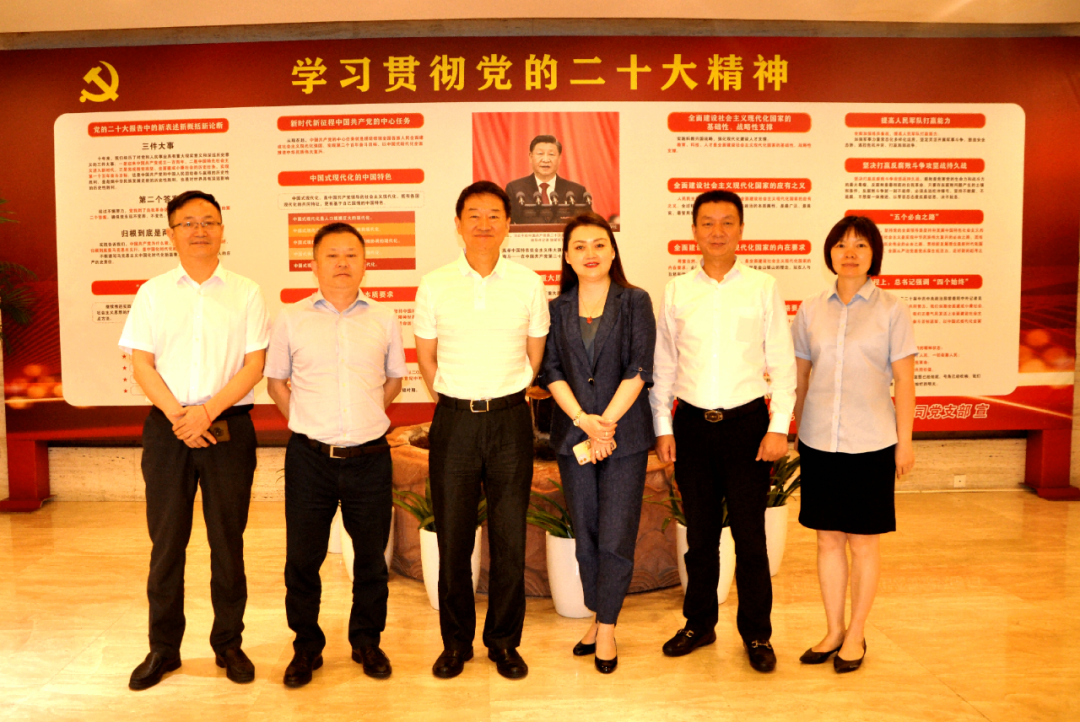 26564f29-ca6f-4ff3-b65f-ff904be26cfe 四川bevictor伟德集团党委书记、董事长任丁调研花圃宾馆