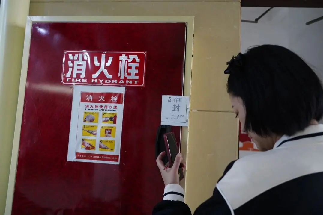 8c3f08bf-ad82-4d92-8d76-0c3d47808f3a 8c3f08bf-ad82-4d92-8d76-0c3d47808f3a