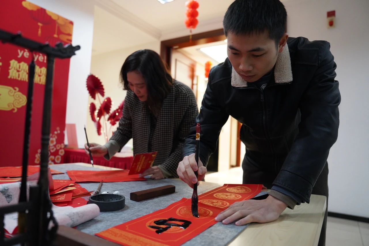 889fbe85-71dd-4a21-b251-99a5733b7117 889fbe85-71dd-4a21-b251-99a5733b7117