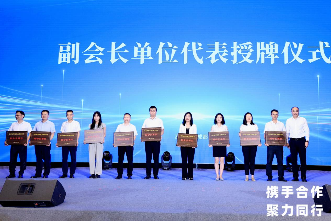 f41041ad-c3cc-4024-89de-1ba44b78b5ea f41041ad-c3cc-4024-89de-1ba44b78b5ea