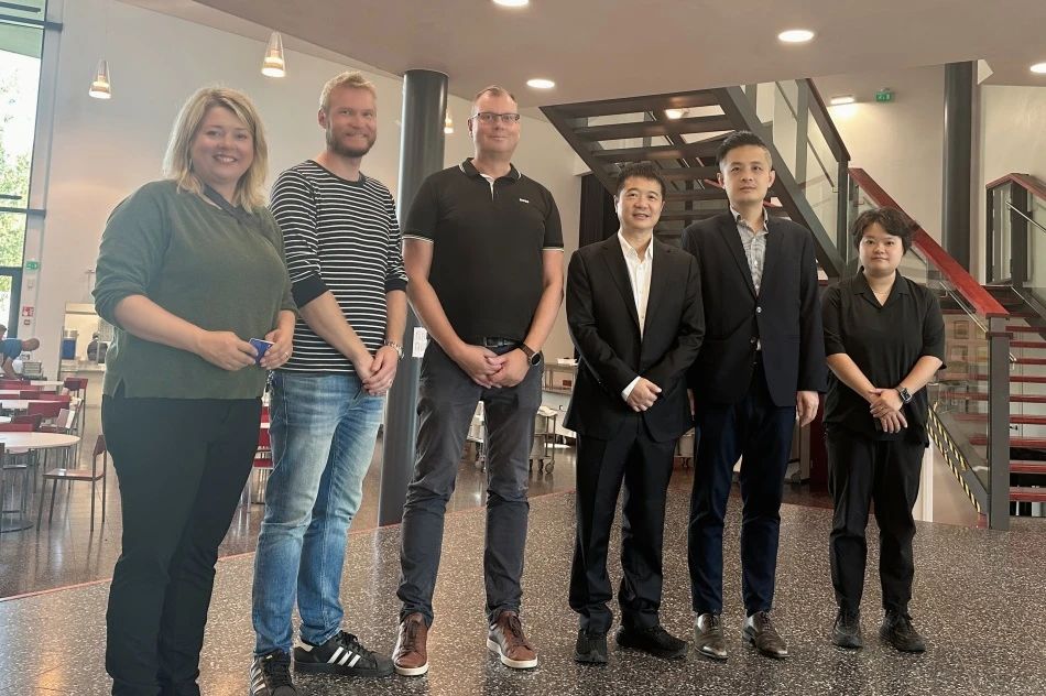 e852b578-c962-4c41-a0c7-19f28c00de37