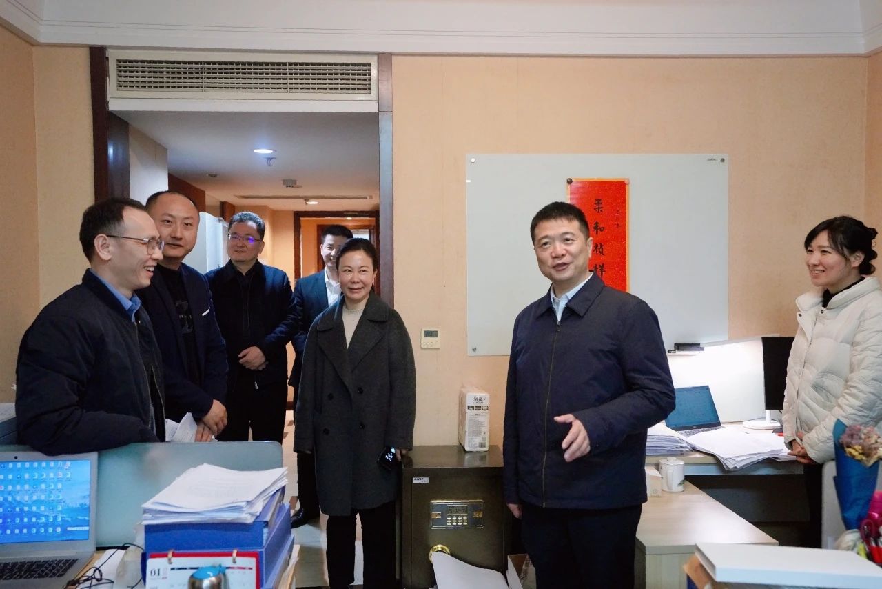 ��ů������������ƪ������ ʡbevictorΰ�¼��Ÿ����߷�ο�ʸɲ�ְ��